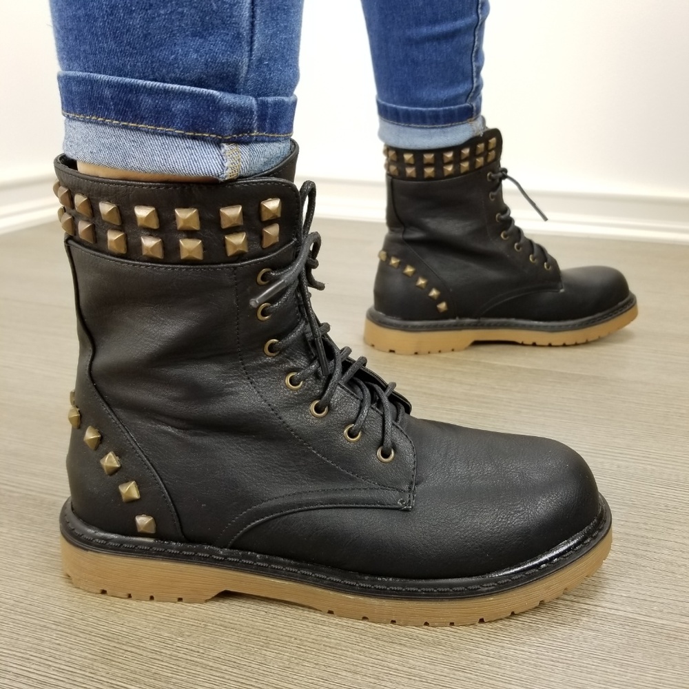 Rocker chick laced up combat boots w/ metal studs - Picture 7 of 8